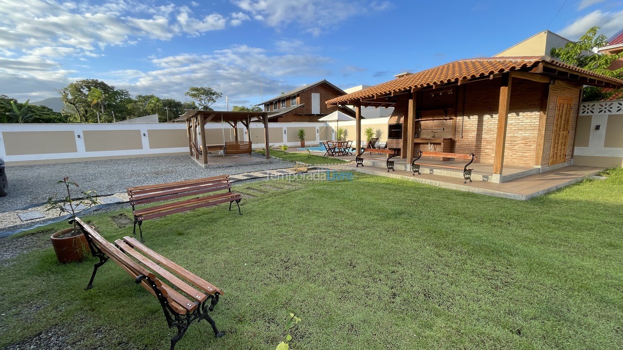 Casa para aluguel de temporada em São Francisco do Sul (Vila da Glória)