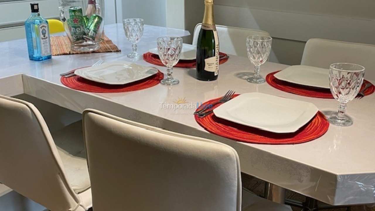 Apartment for vacation rental in Guarujá (Enseada)