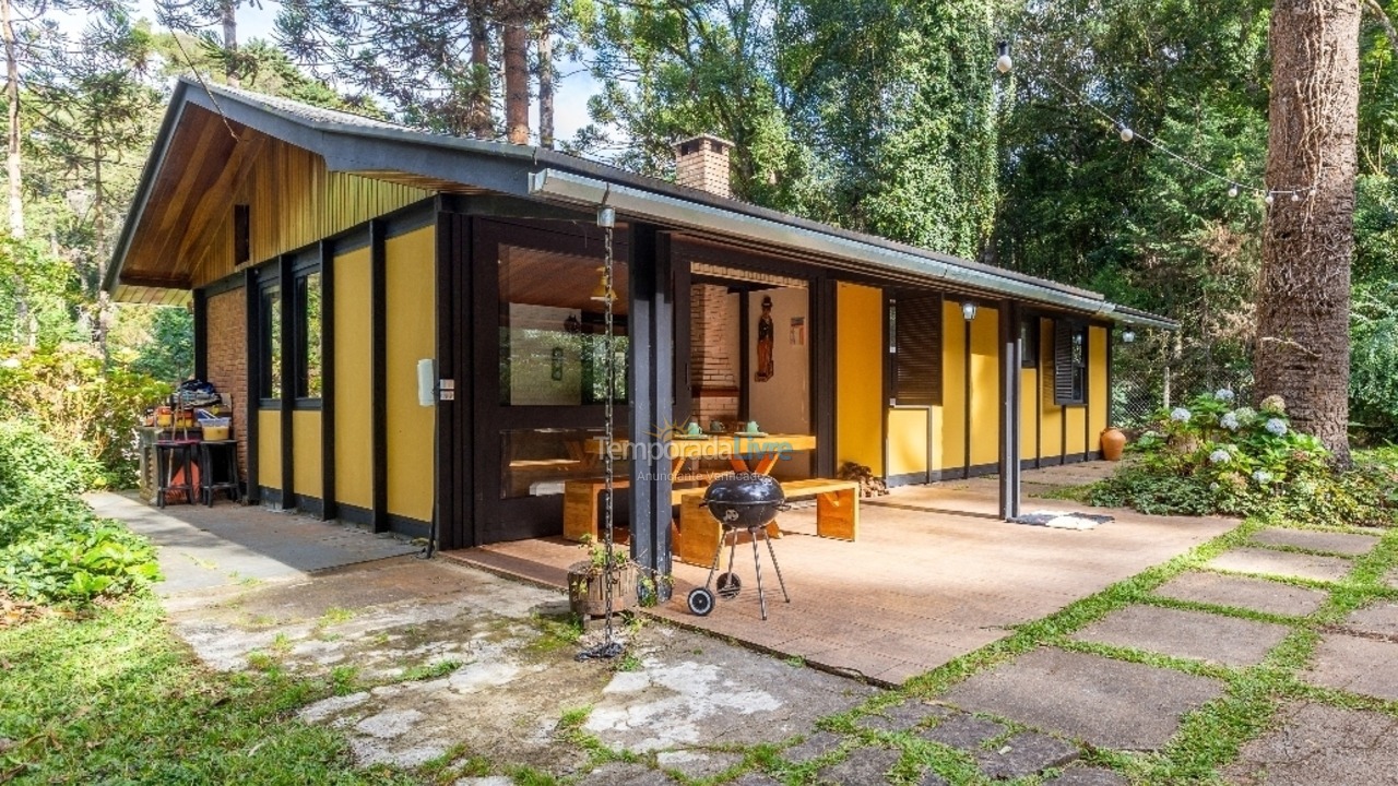 Casa para aluguel de temporada em Campos do Jordão (Alto da Boa Vista)