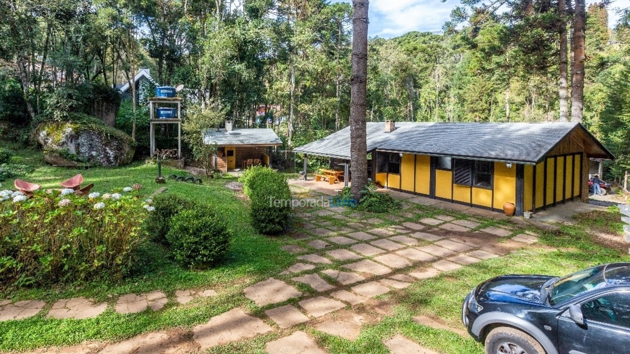 Casa para aluguel de temporada em Campos do Jordão (Alto da Boa Vista)