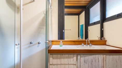 Cabana em terreno amplo, pet friendly