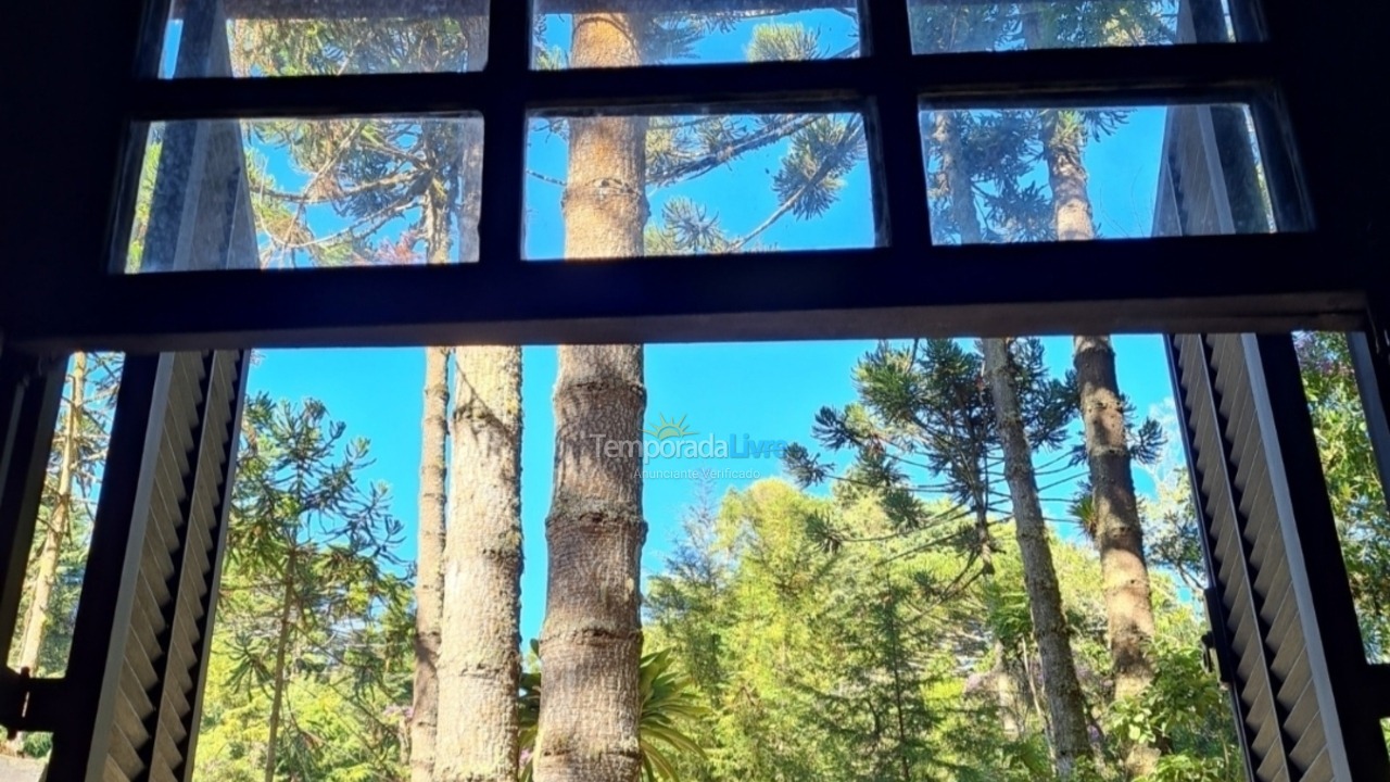 Casa para aluguel de temporada em Campos do Jordão (Alto da Boa Vista)