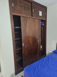 Guarujá Pitangueiras Apartment with Air Conditioning, Garage, Cable TV and Internet