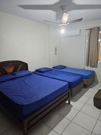 Guarujá Pitangueiras Apartment with Air Conditioning, Garage, Cable TV and Internet