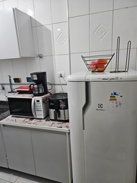 Guarujá Pitangueiras Apartment with Air Conditioning, Garage, Cable TV and Internet