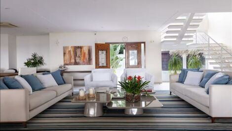 Casa frente ao mar na Praia de Guaecá