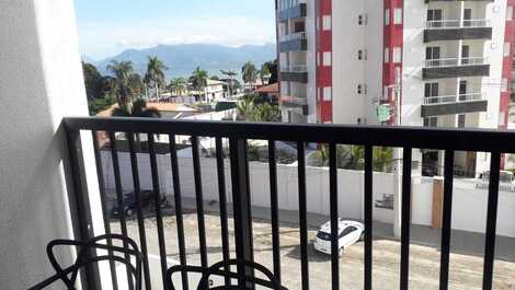 Lindo apto. 2 dor. churras. na varanda e linda vista para mar