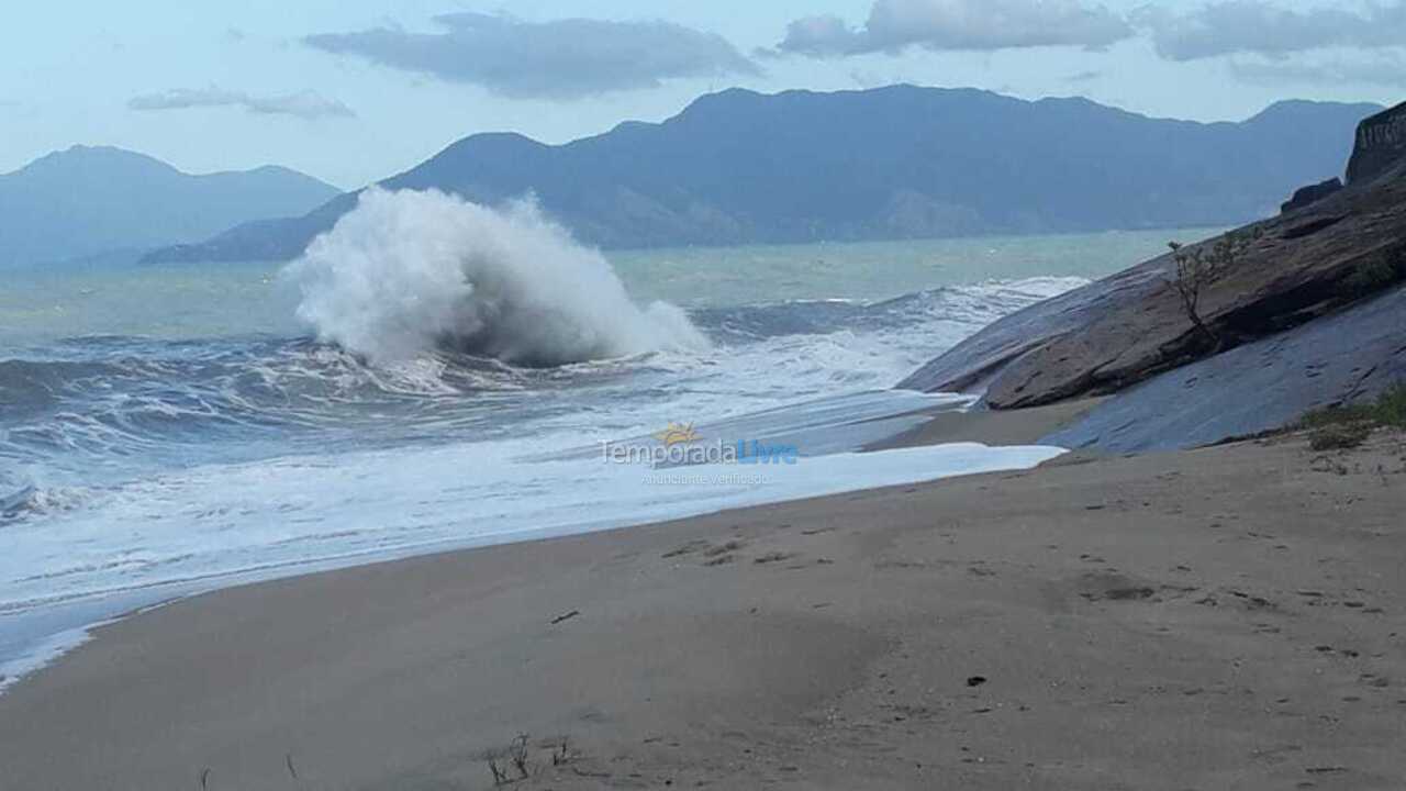 Apartamento para aluguel de temporada em Caraguatatuba (Martim de Sá)
