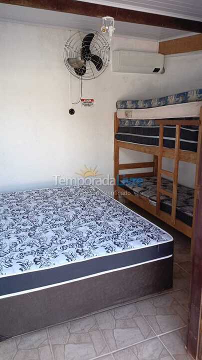 Casa para alquiler de vacaciones em Caraguatatuba (Massaguaçu)