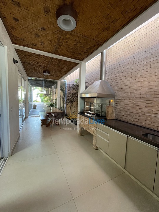 Casa para aluguel de temporada em São Sebastião (Maresias)