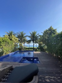 Frente ao mar pé na Areia - Disponível