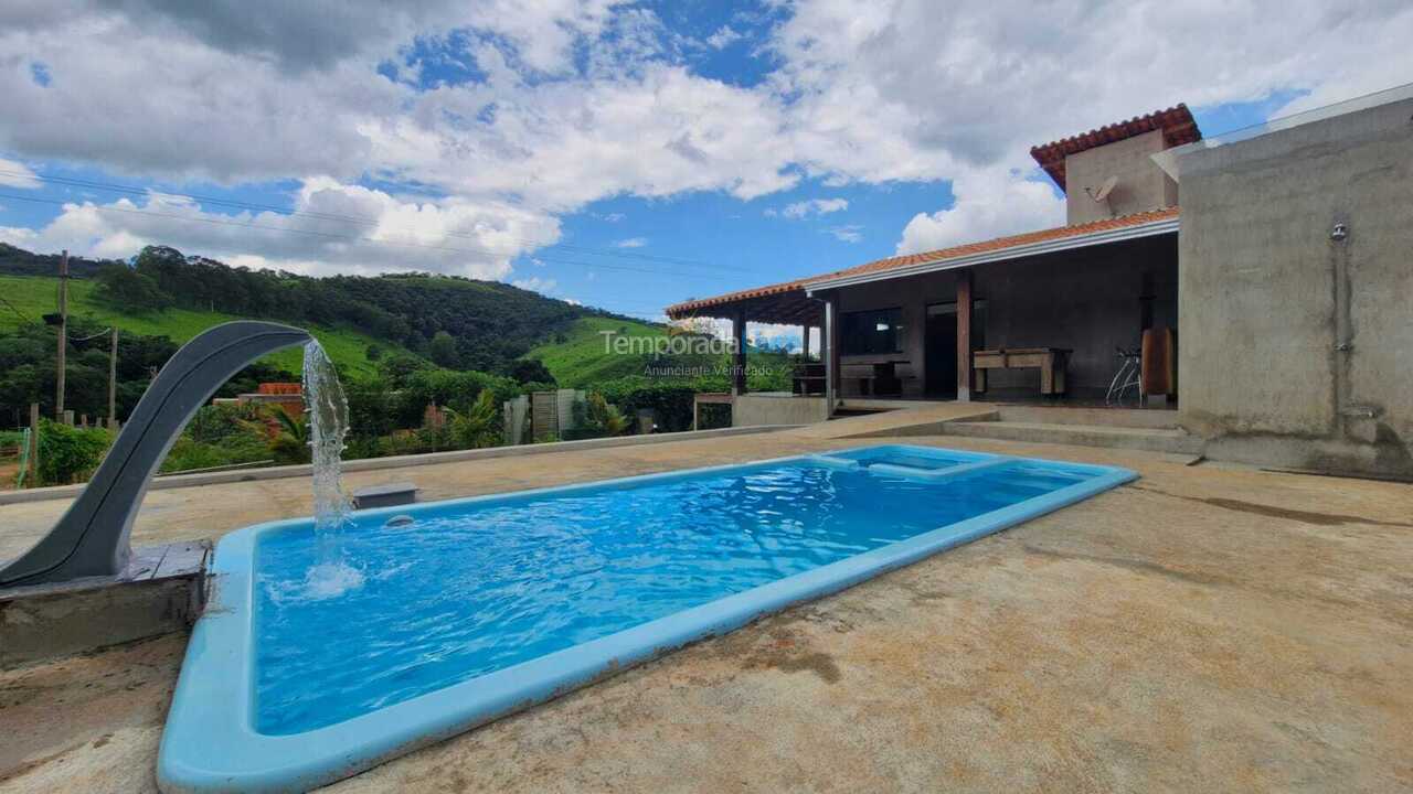 Casa para alquiler de vacaciones em Capitólio (água Limpa)