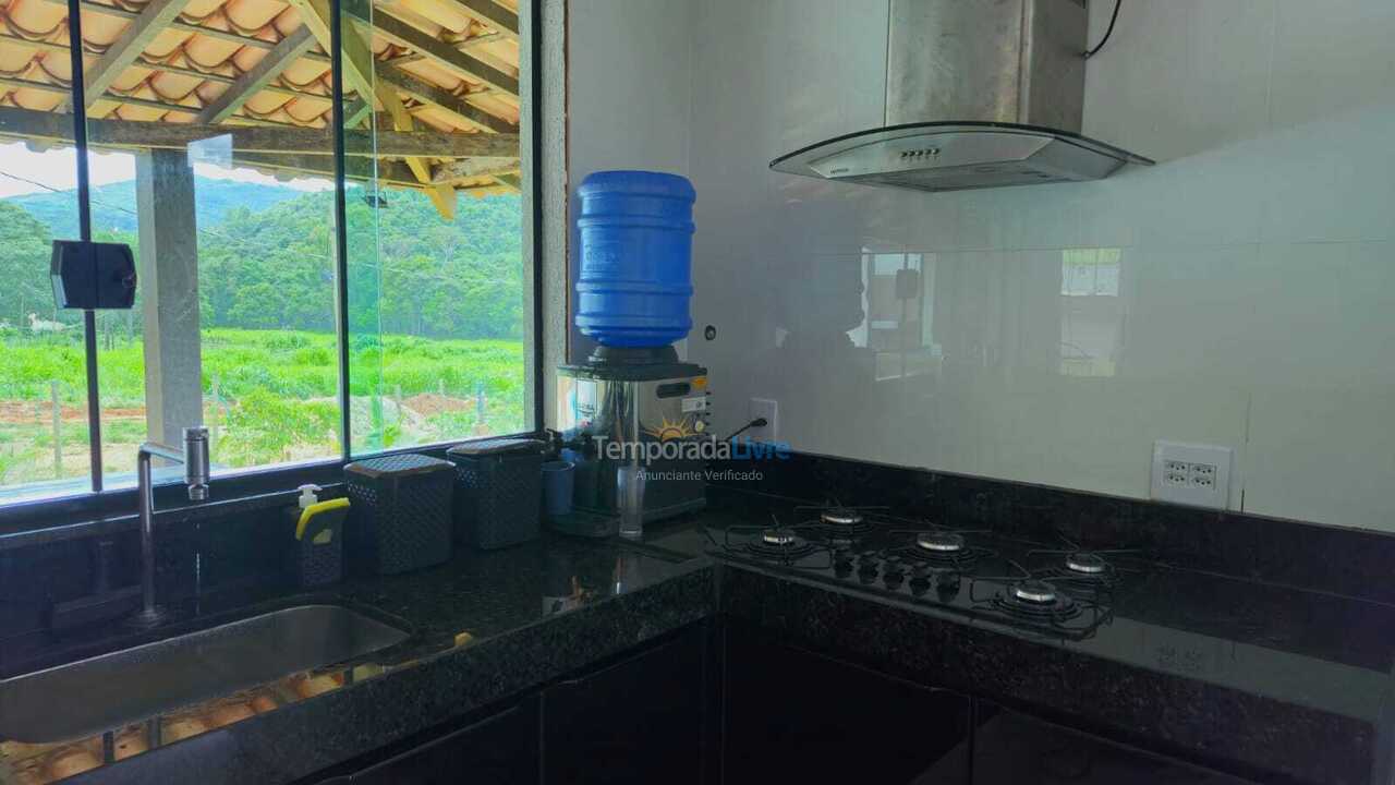 Casa para alquiler de vacaciones em Capitólio (água Limpa)