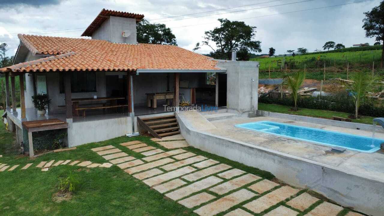 Casa para alquiler de vacaciones em Capitólio (água Limpa)
