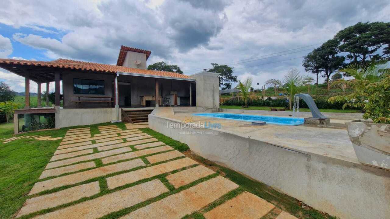 Casa para alquiler de vacaciones em Capitólio (água Limpa)