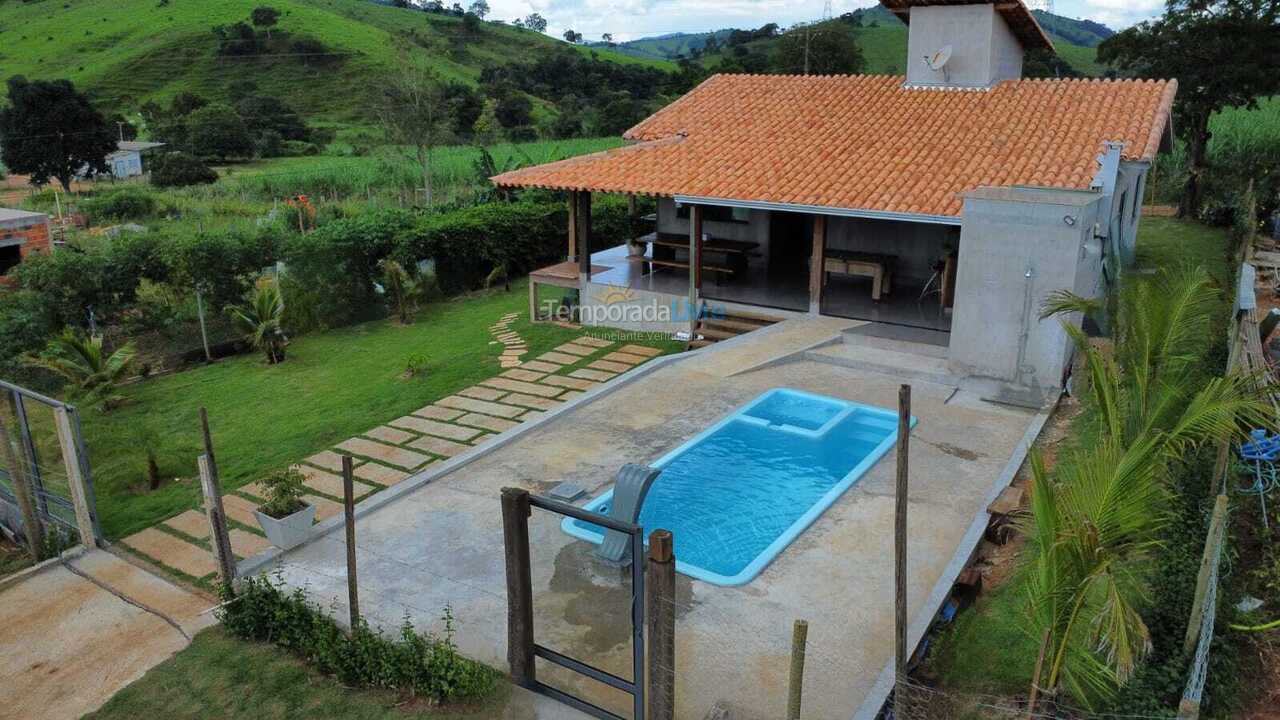 Casa para alquiler de vacaciones em Capitólio (água Limpa)