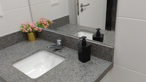 ENCHANTED BEACH APARTMENT - GUILHERMINA/EXCELLENT LOCATION