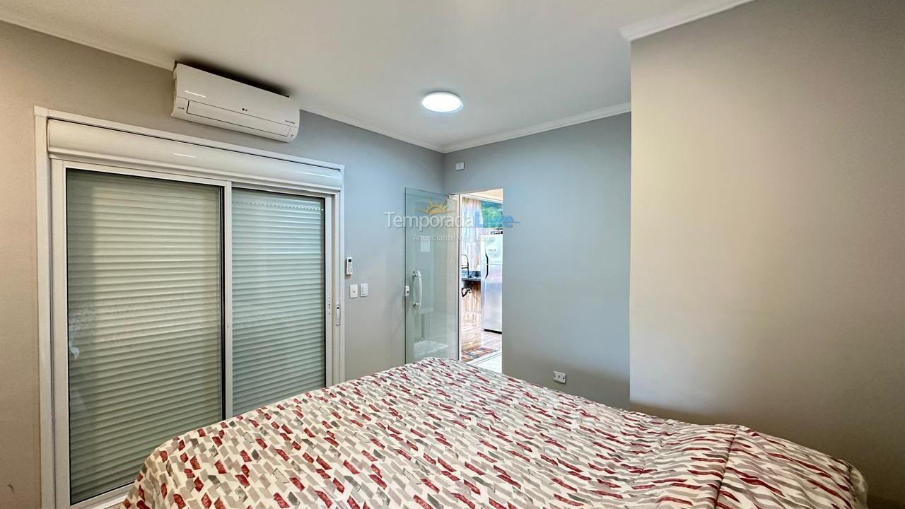 Apartamento para alquiler de vacaciones em Ubatuba (Praia das Toninhas)