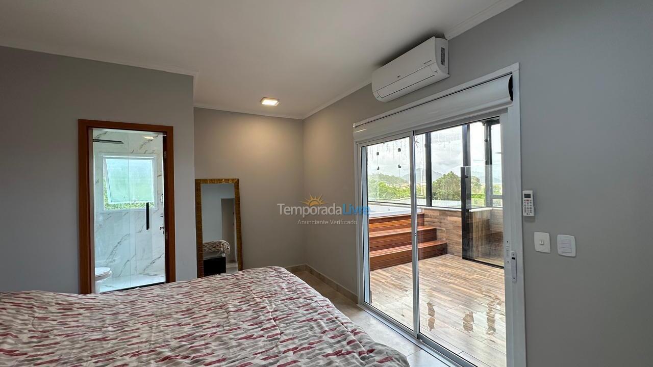 Apartamento para alquiler de vacaciones em Ubatuba (Praia das Toninhas)