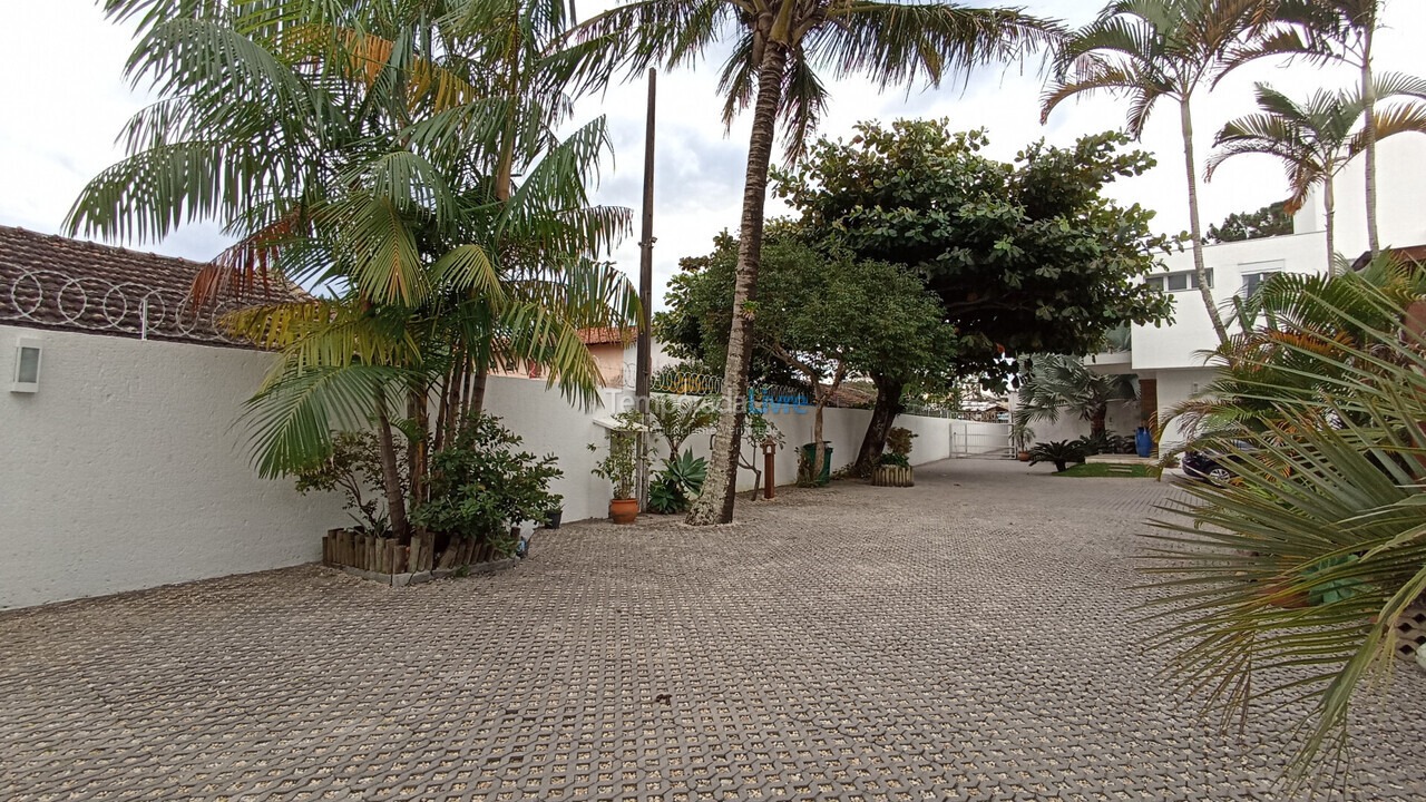 Apartamento para aluguel de temporada em Florianópolis (Cachoeira do Bom Jesus)