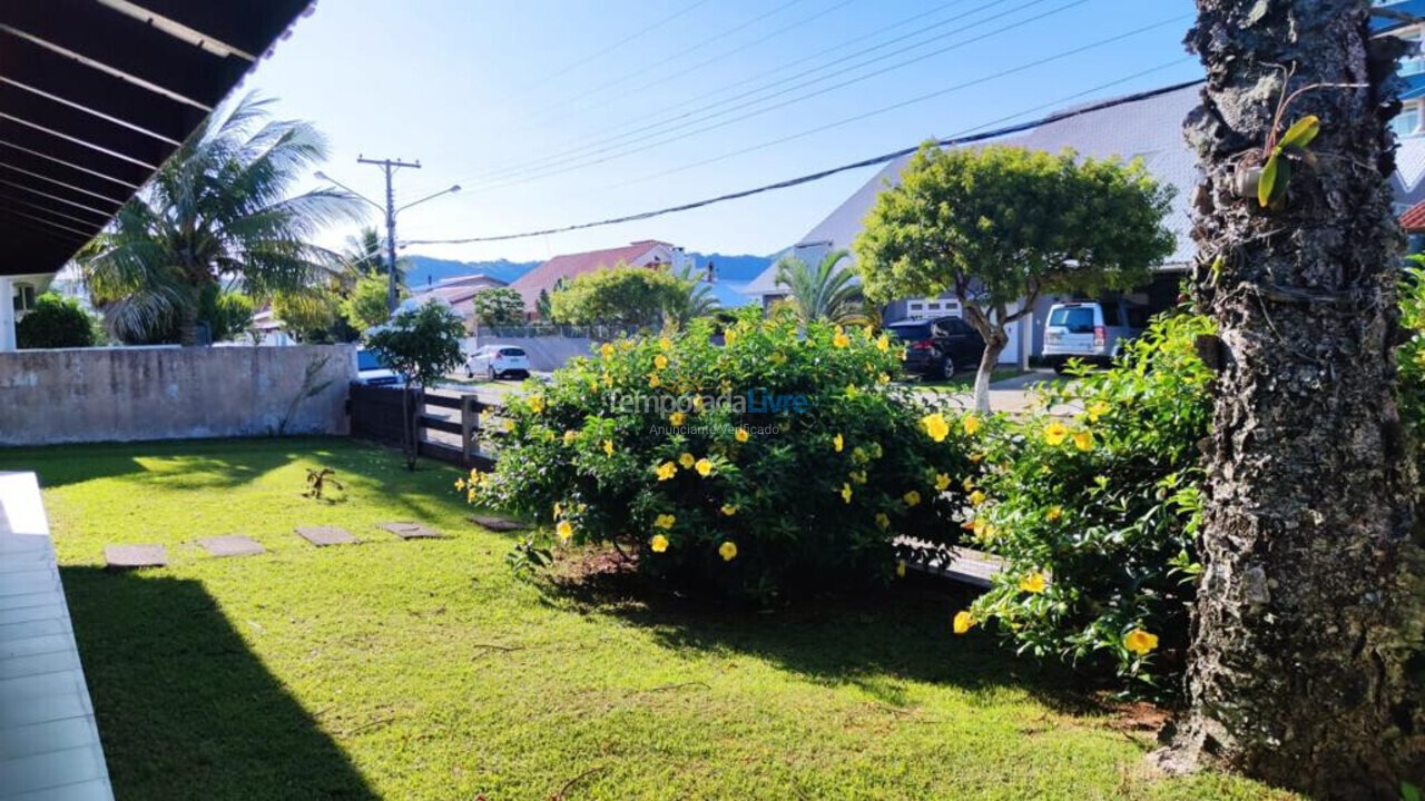 Casa para aluguel de temporada em Florianopolis (Praia dos Ingleses)