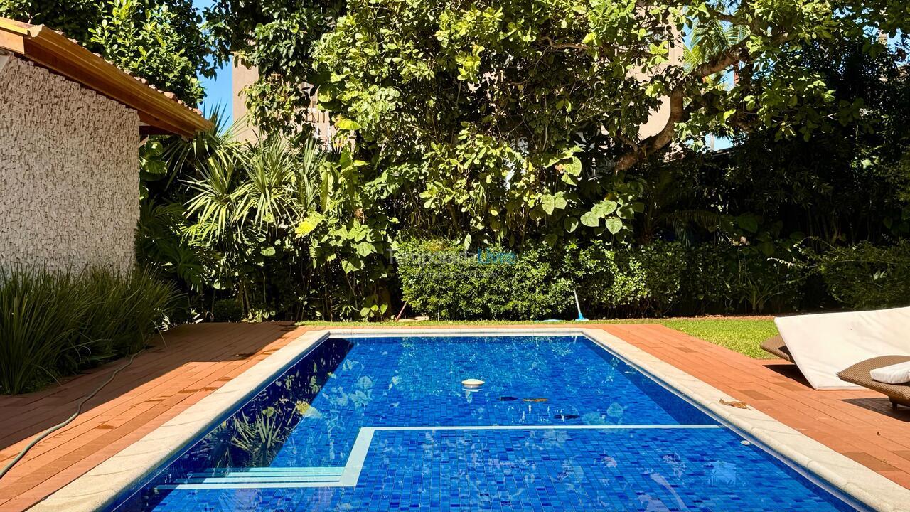 Casa para aluguel de temporada em São Sebastião (Praia da Baleia)