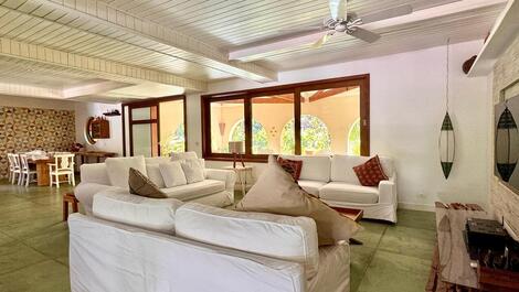 Locação na Praia da Baleia - Frente ao mar