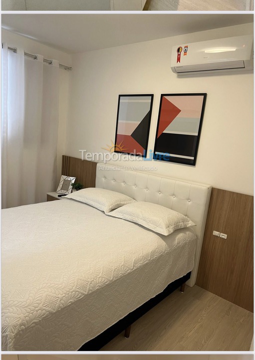 Apartamento para aluguel de temporada em Itapema (Meia Praia Quadra do Mar)