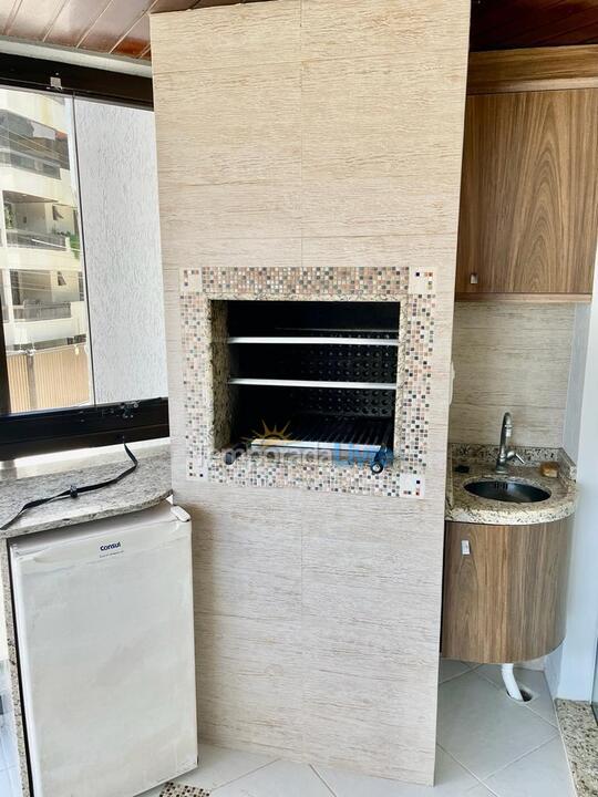 Apartamento para aluguel de temporada em Itapema (Meia Praia Quadra do Mar)
