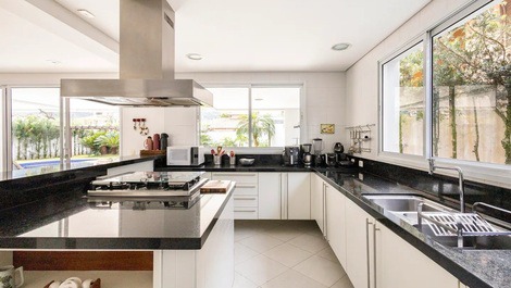 CASA ALTO PADRAO EM JUQUEHY