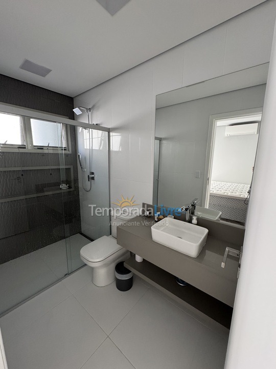 Casa para aluguel de temporada em Bertioga (Praia de Guaratuba)