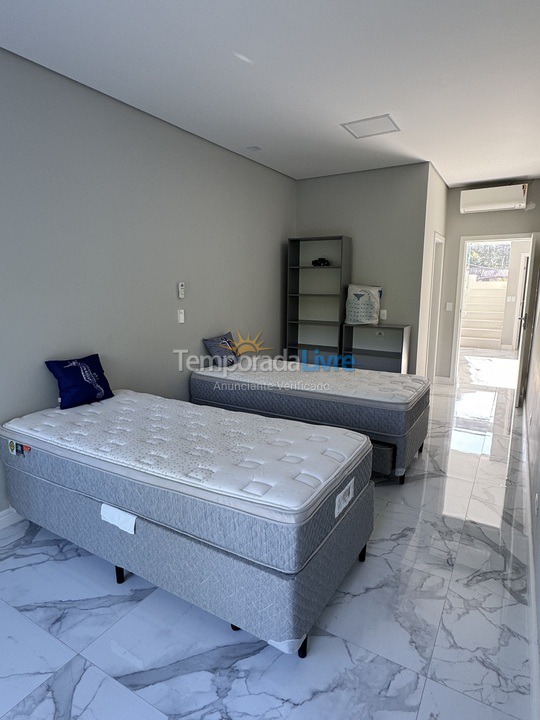 Casa para aluguel de temporada em Bertioga (Praia de Guaratuba)