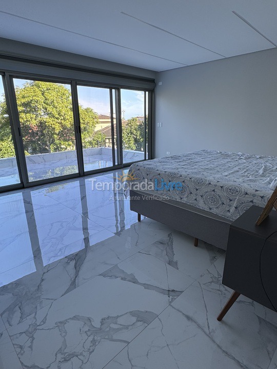 Casa para aluguel de temporada em Bertioga (Praia de Guaratuba)