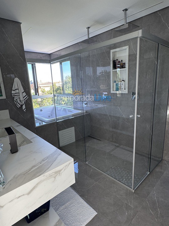 Casa para aluguel de temporada em Bertioga (Praia de Guaratuba)