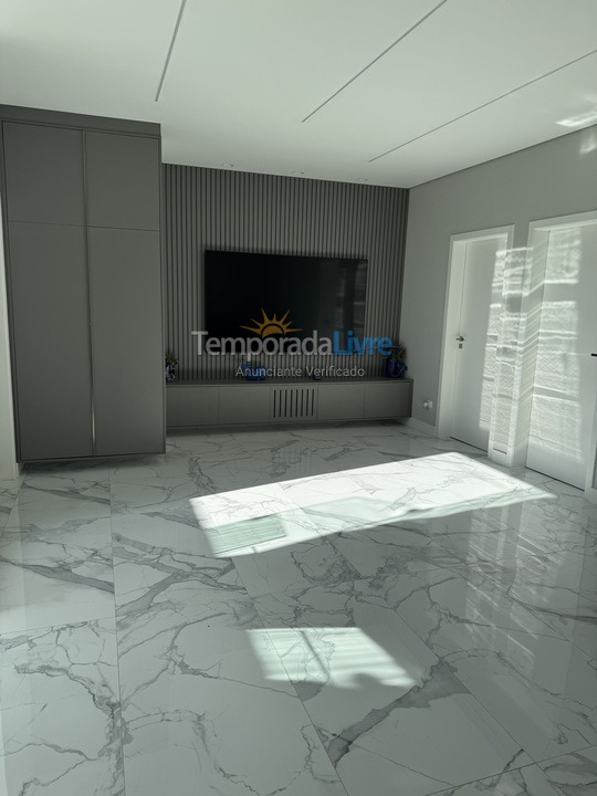 Casa para aluguel de temporada em Bertioga (Praia de Guaratuba)