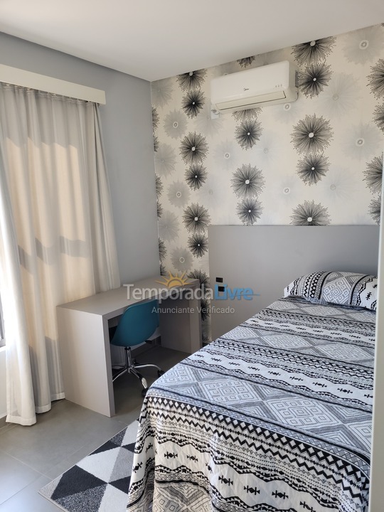 Apartamento para aluguel de temporada em Balneário Piçarras (Itacolomi)