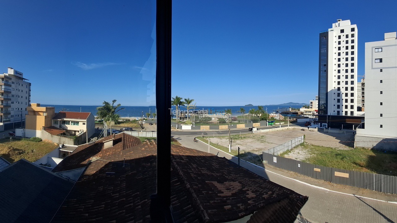 Apartamento para aluguel de temporada em Balneário Piçarras (Itacolomi)