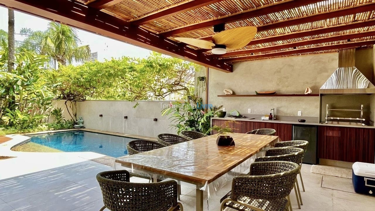 Casa para alquiler de vacaciones em São Sebastião (Praia da Baleia)