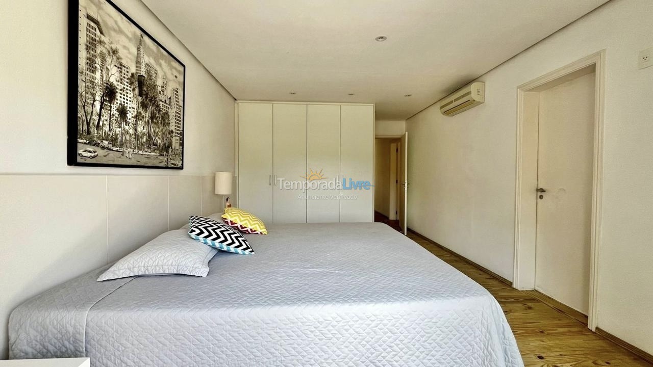 Casa para alquiler de vacaciones em São Sebastião (Praia da Baleia)