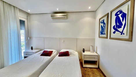 Casa en alquiler en Praia da Baleia, cerca de la playa.