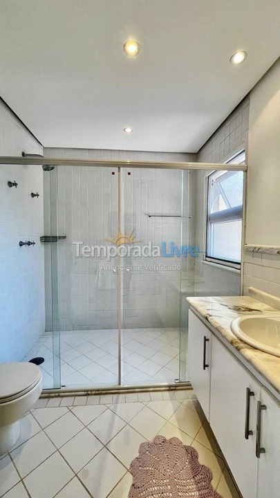 Casa para alquiler de vacaciones em São Sebastião (Praia da Baleia)