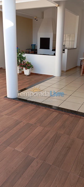 Casa para aluguel de temporada em Barra Velha (Itajuba)