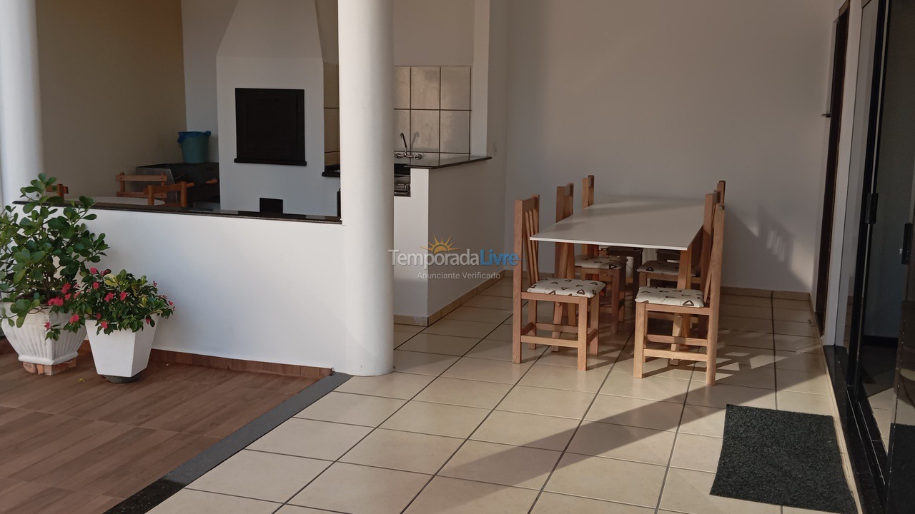 Casa para aluguel de temporada em Barra Velha (Itajuba)