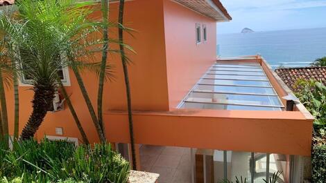 CASA MODERNA EN JOÁ! ASCENSOR 5 QTS FRENTE AL MAR