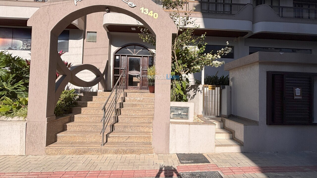 Apartamento para aluguel de temporada em Bombinhas (Praia de Bombas)