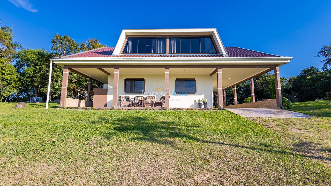 Chácara / sítio para aluguel de temporada em Mandirituba (Chimboveiro)