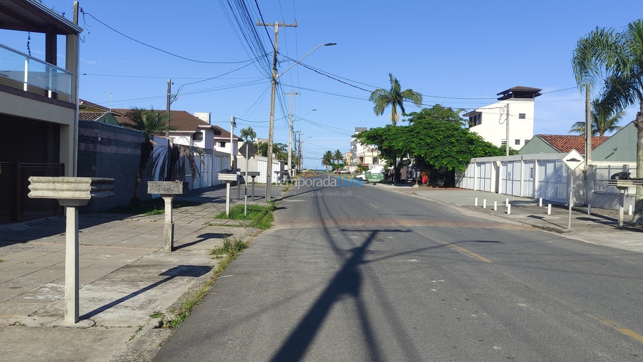 Casa para aluguel de temporada em Guaratuba (Figueira)