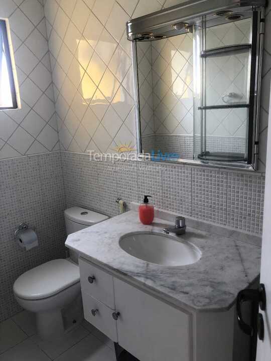 Apartamento para aluguel de temporada em Camaçari (Praia de Guarajuba)