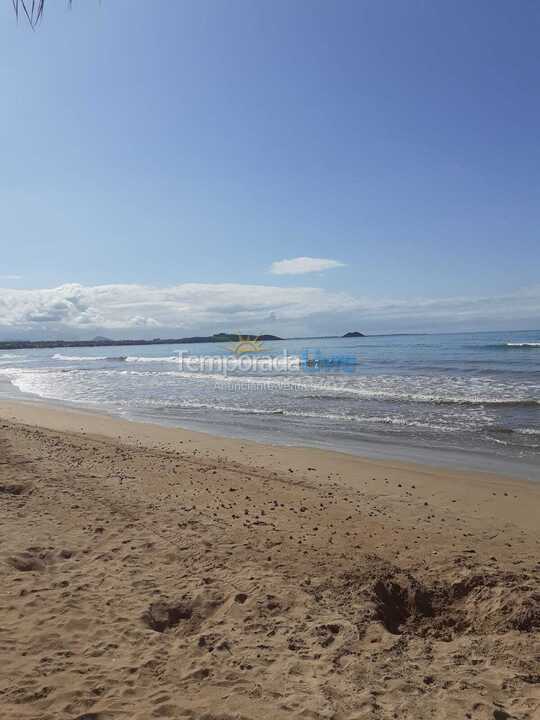 Apartamento para aluguel de temporada em Piúma (Monte Agha)