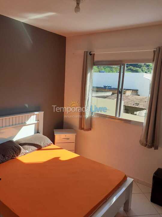 Apartamento para aluguel de temporada em Piúma (Monte Agha)